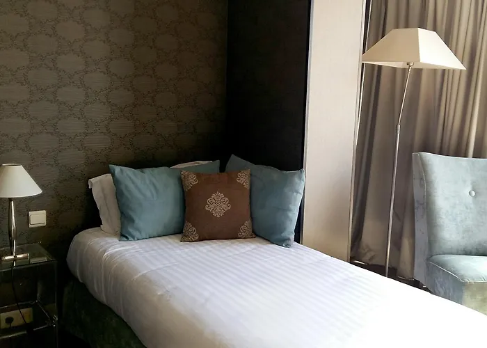 Отель Western Anjou Lafayette 3*