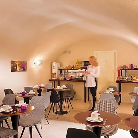 Western Anjou Lafayette Paris