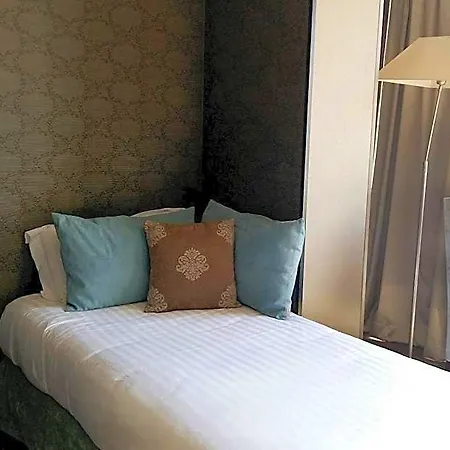 Western Anjou Lafayette Paris