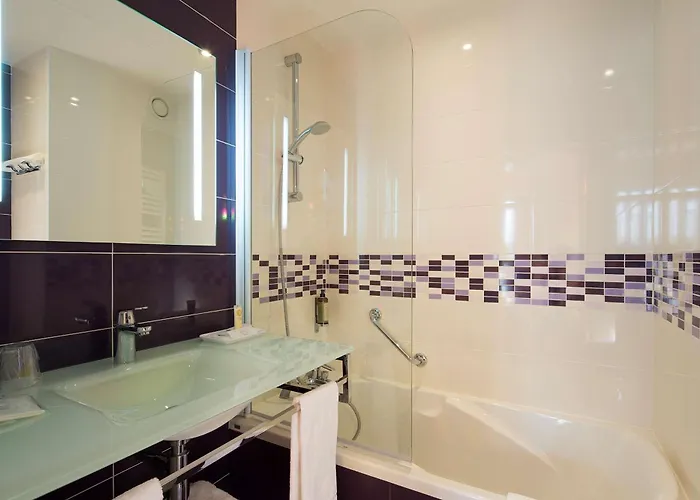 Western Anjou Lafayette Hotel 3*