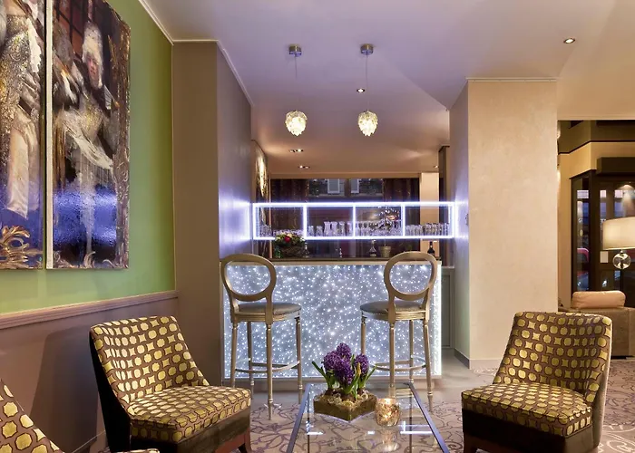 Western Anjou Lafayette Parijs