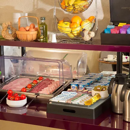 Western Anjou Lafayette Hotel 3*