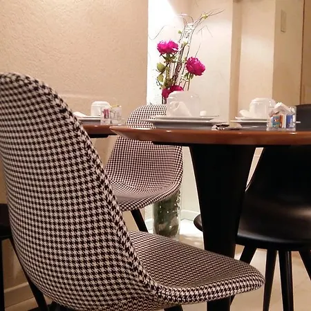Hotel Western Anjou Lafayette Paris